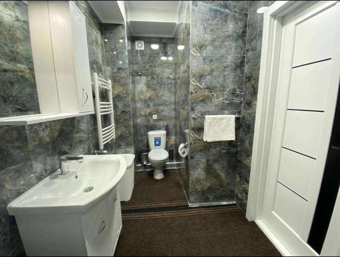 Appartamento Luxury Oasis Flat Chişinău Esterno foto